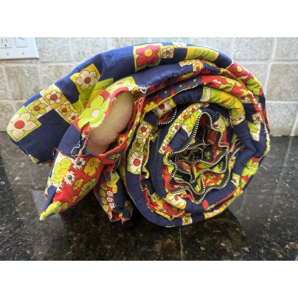 VTG 1960's 1970's Floral Sleeping Bag Groovy Retro Flower Power Print‎ *read*